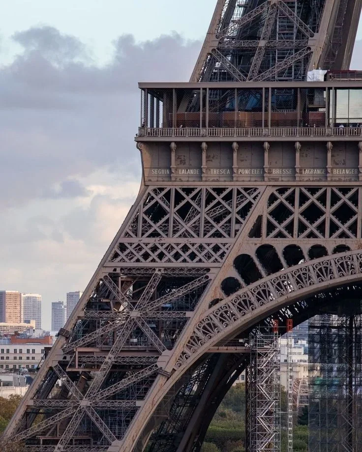 Original photo — Eiffel Tower First Floor Detail
