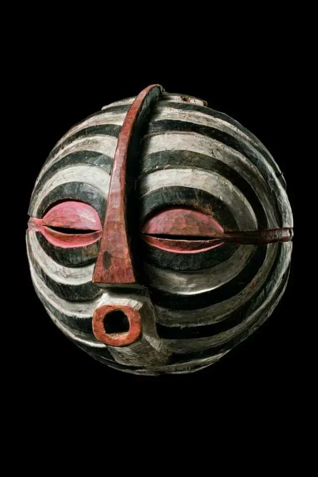 Original photo — Luba Lukwakongo Mask